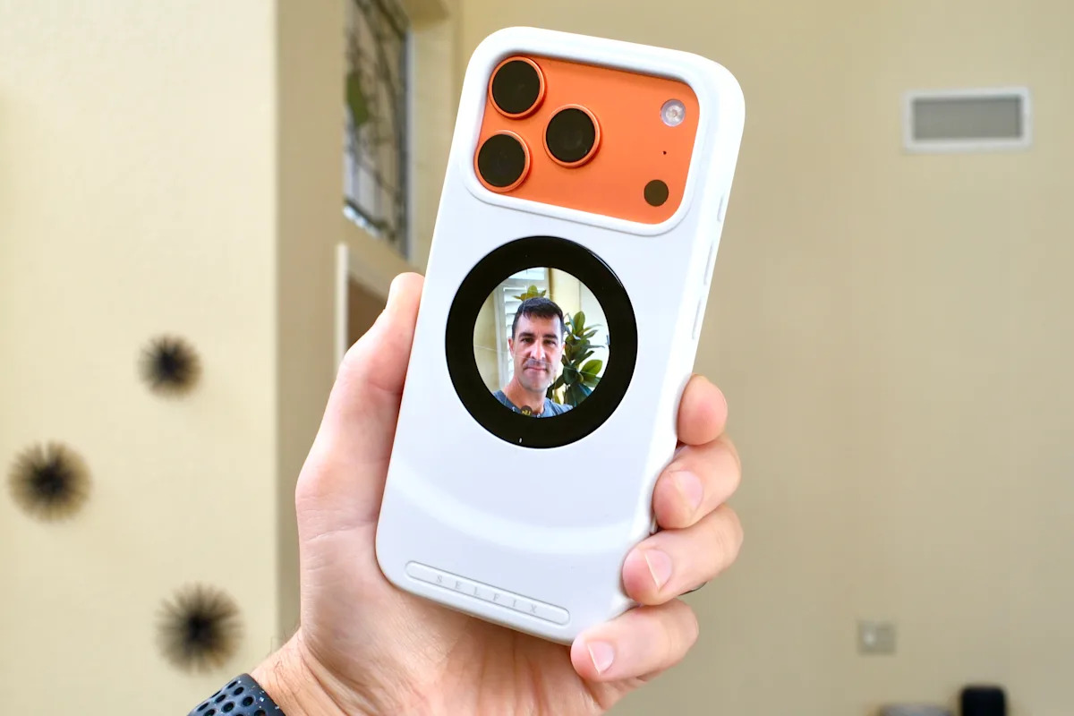 This iPhone Case Puts a Tiny Touchscreen Over Your Camera — and a MicroSD Slot to Boot