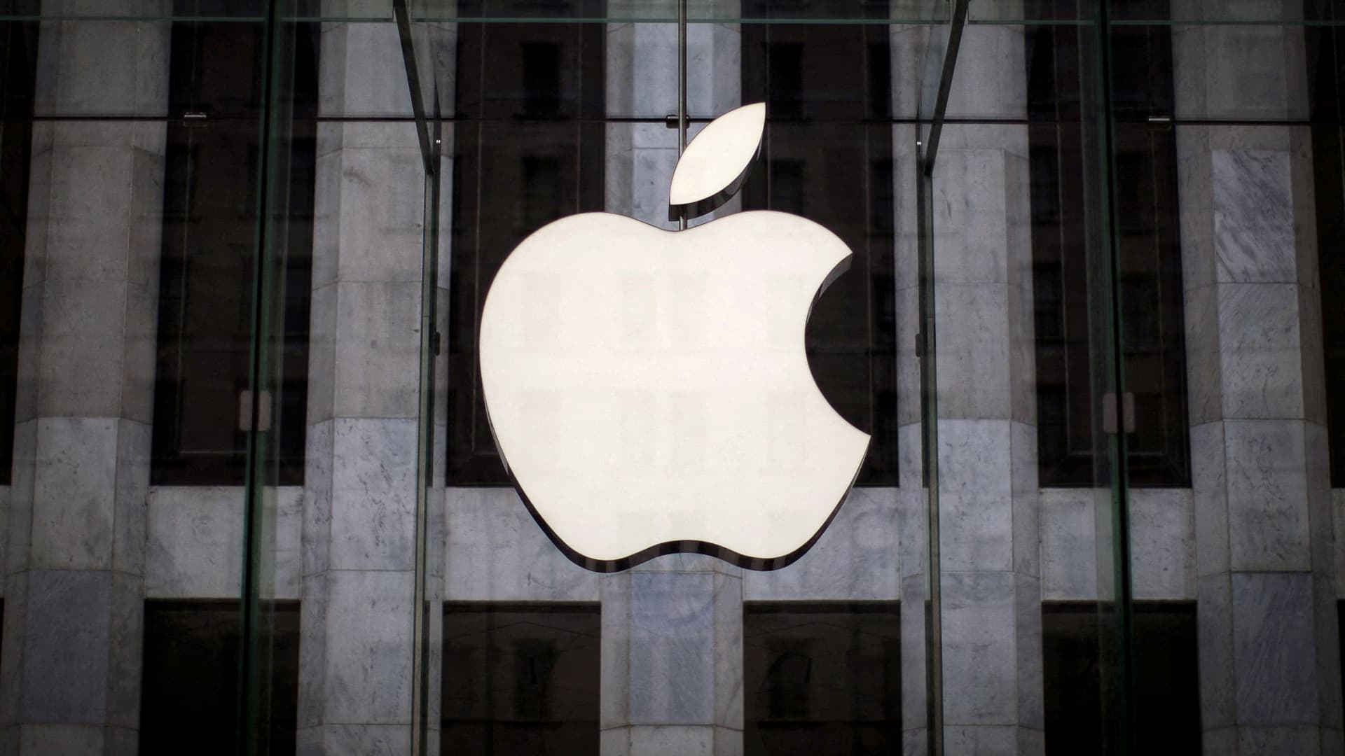 Apple’s foldable iPhone: September hopes, engineering snags and what the dummies reveal