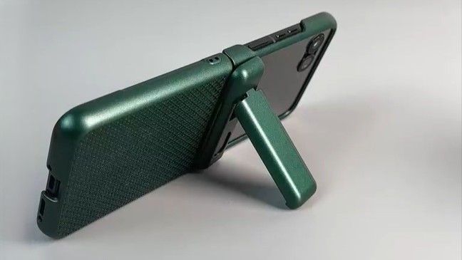 Razr Ultra 2026 vs. Galaxy S26 Ultra: Flip charisma meets bar-style muscle