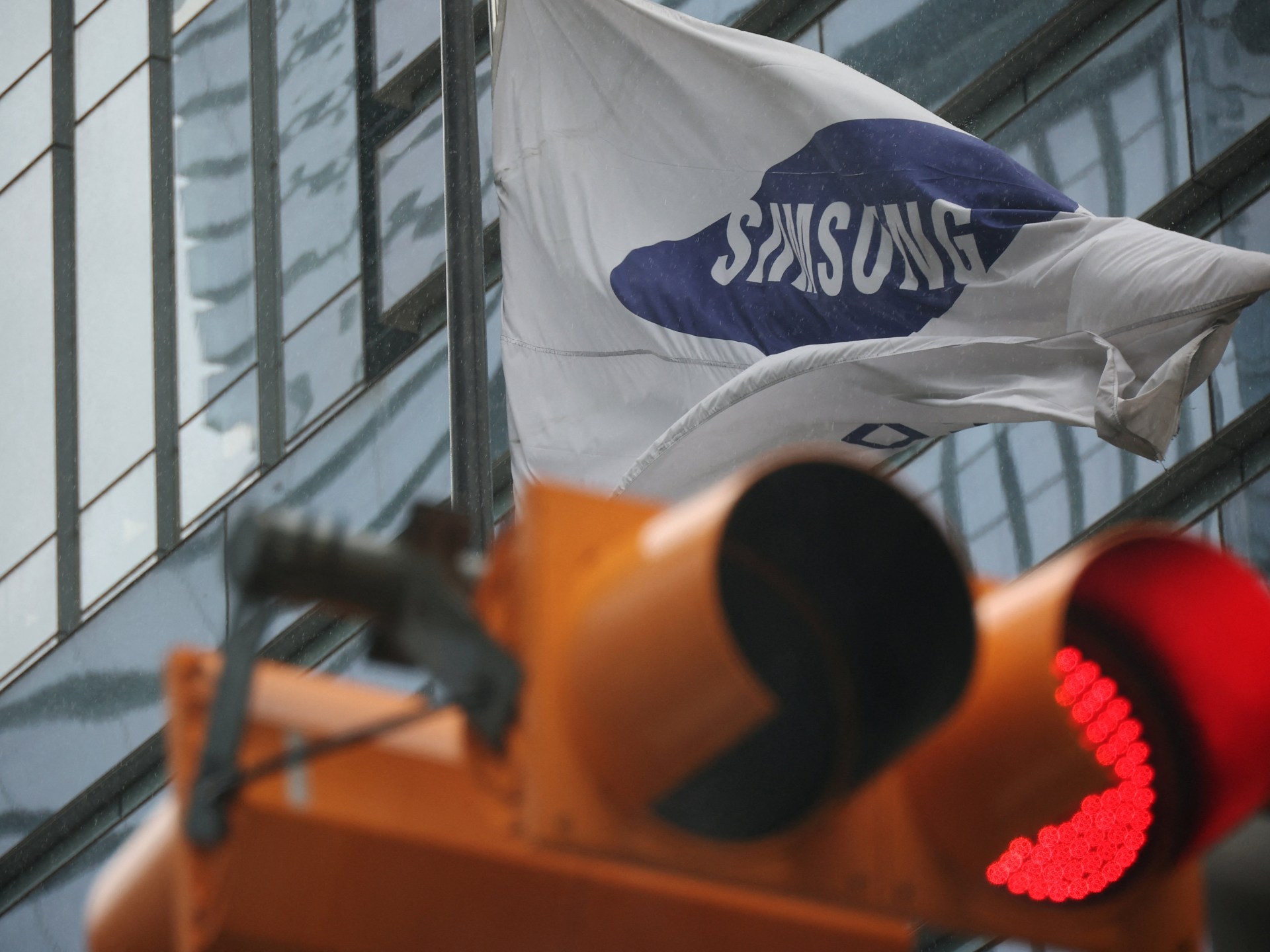At the 11th hour: Samsung and its union put an 18‑day strike on hold after a tentative bonus deal