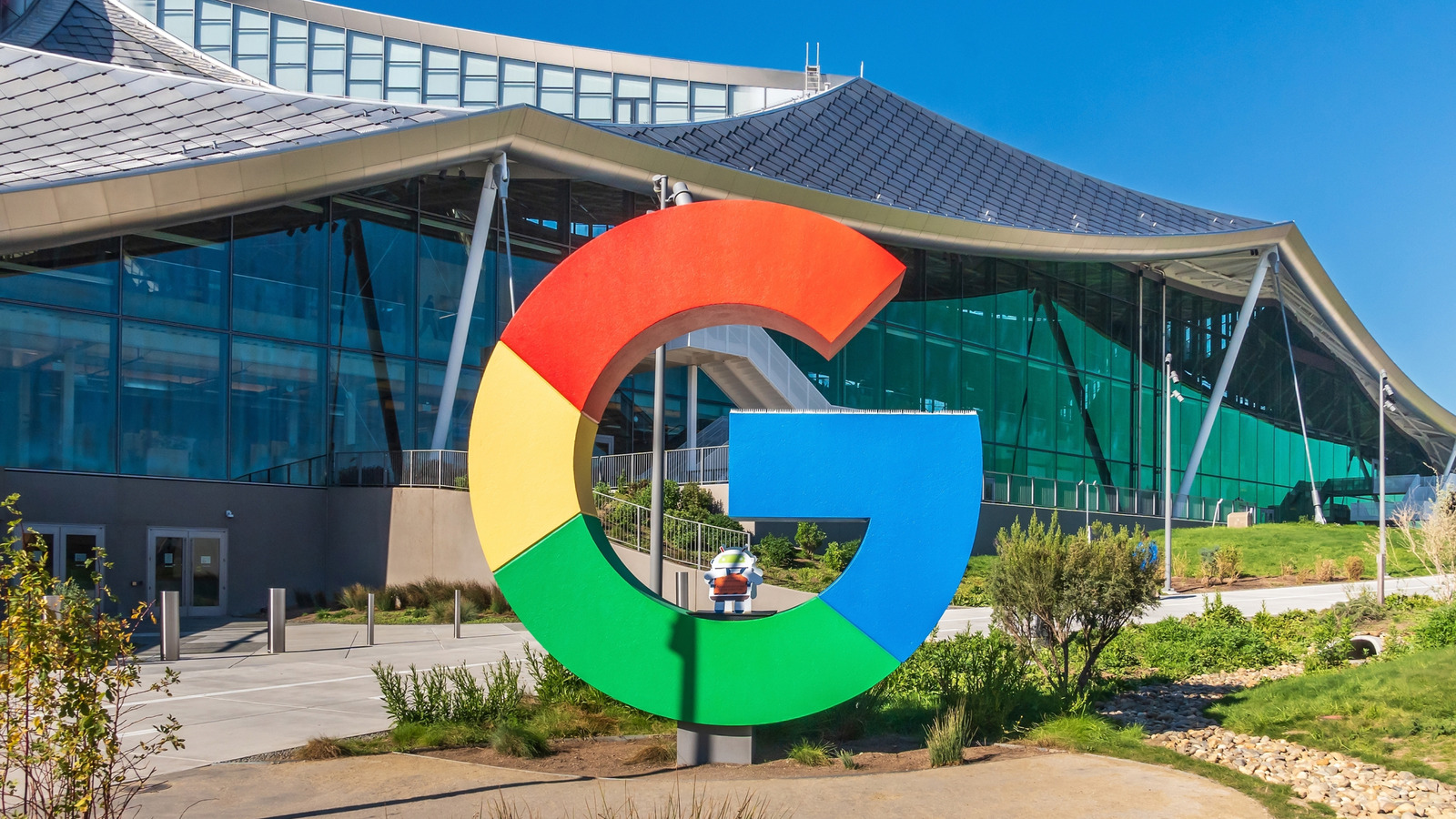 Owned an Android Since 2017? You Could Be Eligible for Part of Google’s $135M Settlement