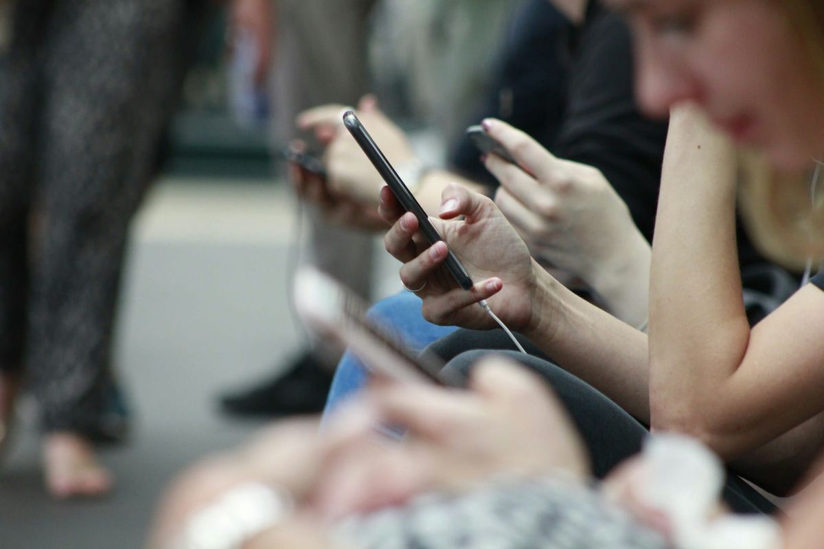 FCC proposal could make prepaid phone purchases far less anonymous