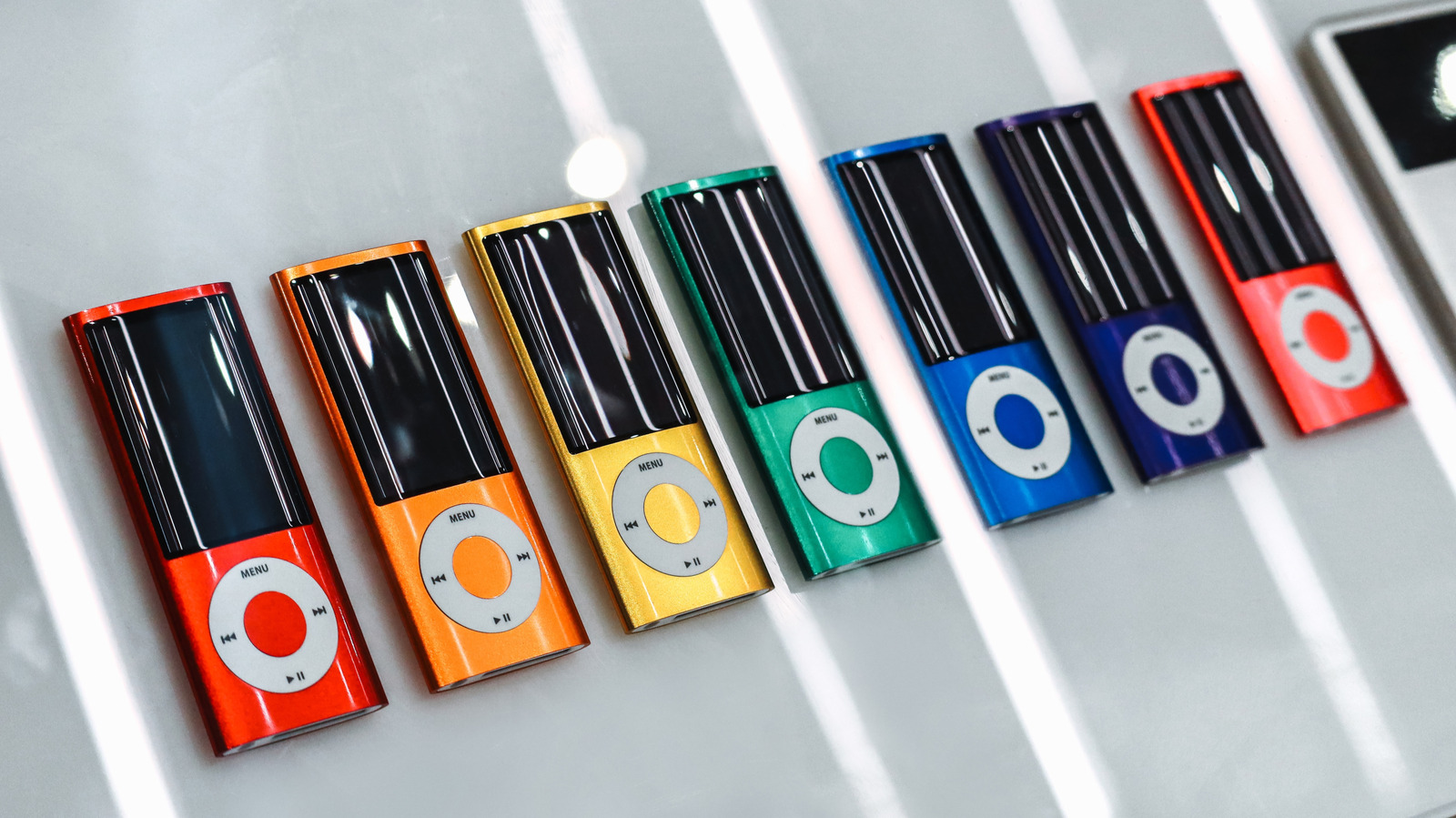 Why Gen Z Is Falling Back in Love With iPods, Dumbphones and Slowtech