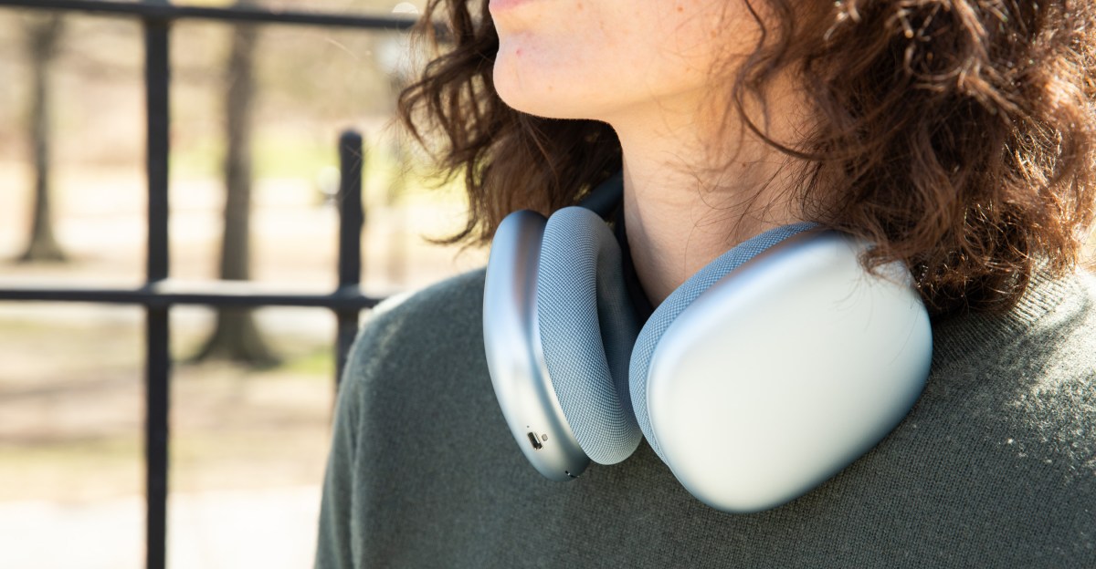 AirPods Max 2: Same Shell, Smarter Sound