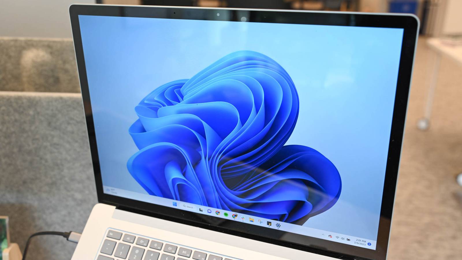 Windows 11’s April refresh speeds up File Explorer, fixes dark mode and opens up storage limits