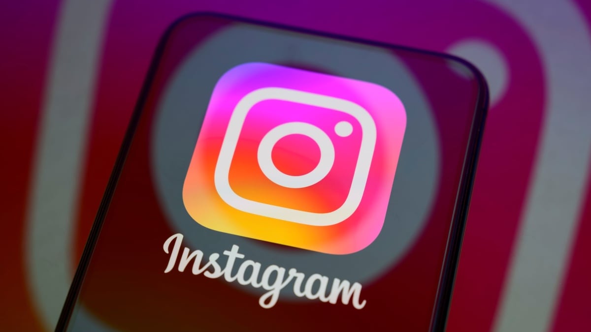Instants: Instagram’s new disappearing-photo play for low‑pressure sharing